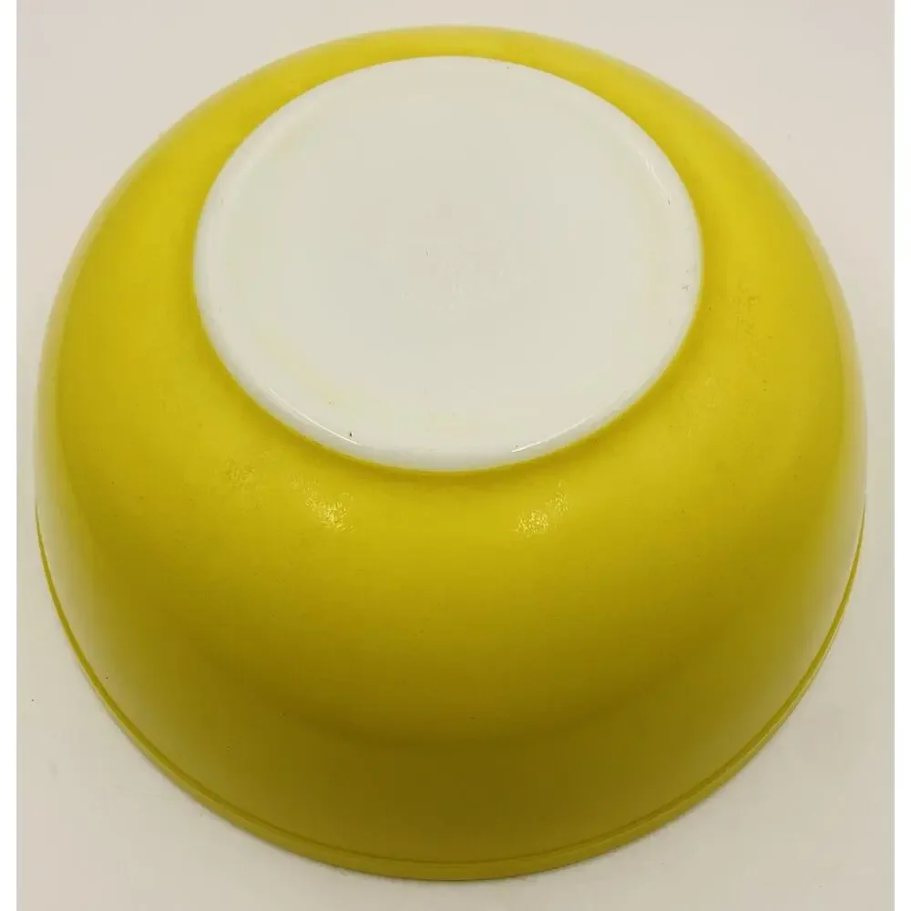 Vintage Pyrex 404 Yellow Primary Mixing Nesting Bowl 4qt USA 10.25” Ovenware MCM